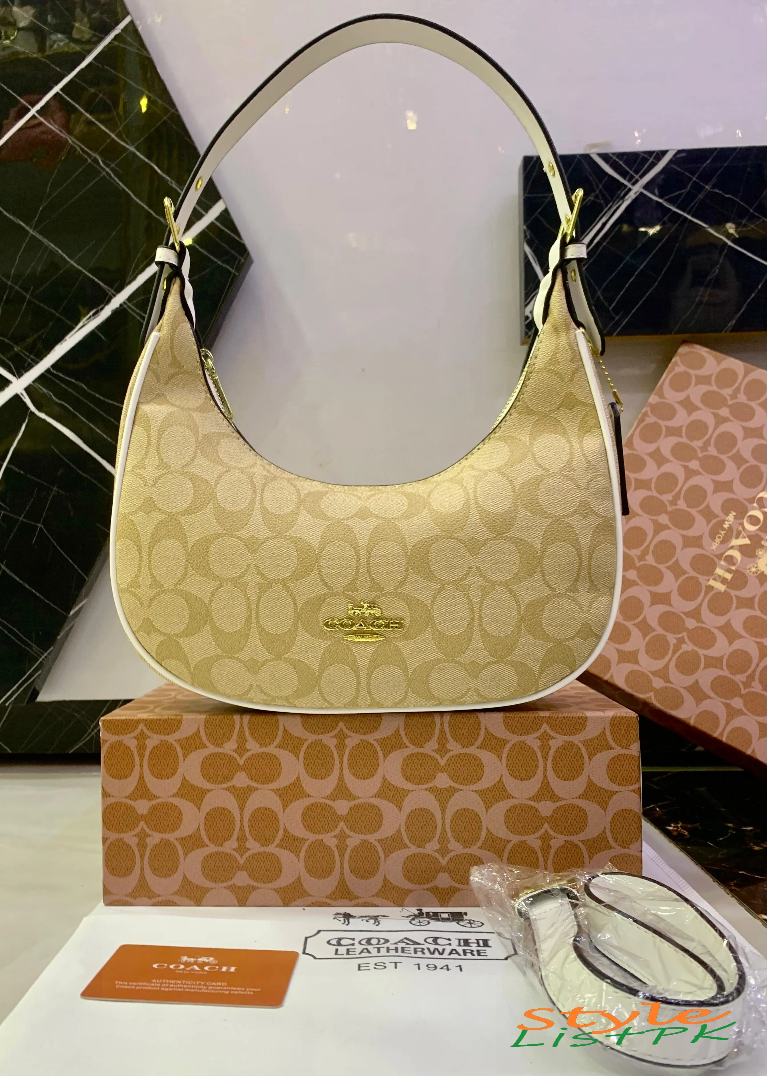 Best Price Coach Shoulder Bag